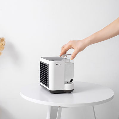 Biurkowy wentylator chłodzący z rozpylaczem światła LED 3 tryby prędkości wiatru dla domu biurowego